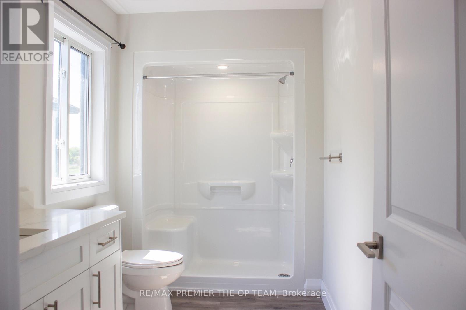 On - 103 Eagle Street, Leamington, Ontario  N8H 0G5 - Photo 21 - X12416425