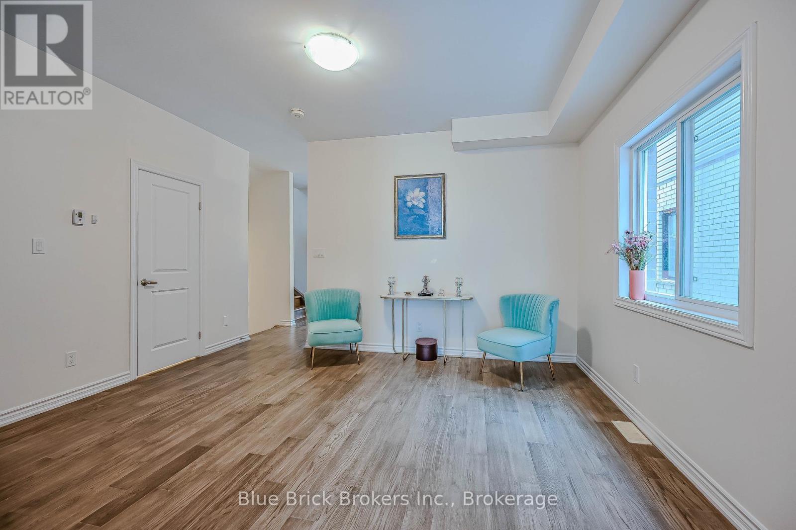 12 Hildred Street, Welland, Ontario  L3B 1H9 - Photo 6 - X12418840