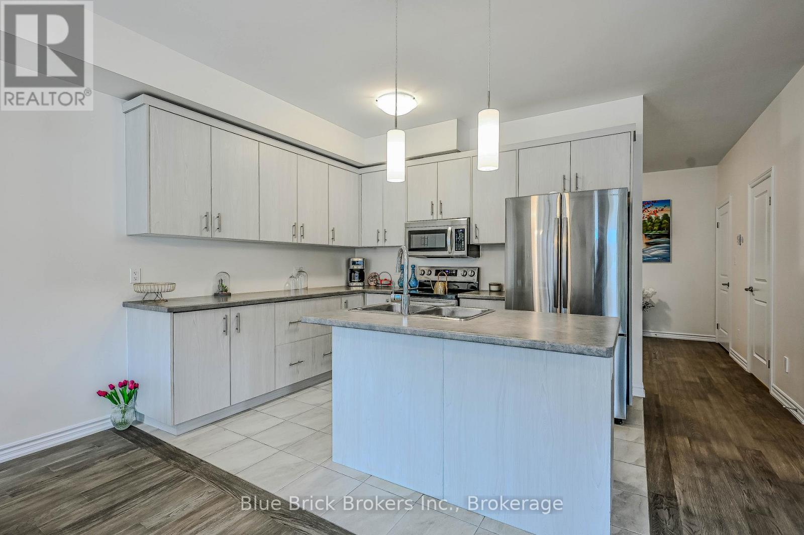 12 Hildred Street, Welland, Ontario  L3B 1H9 - Photo 13 - X12418840