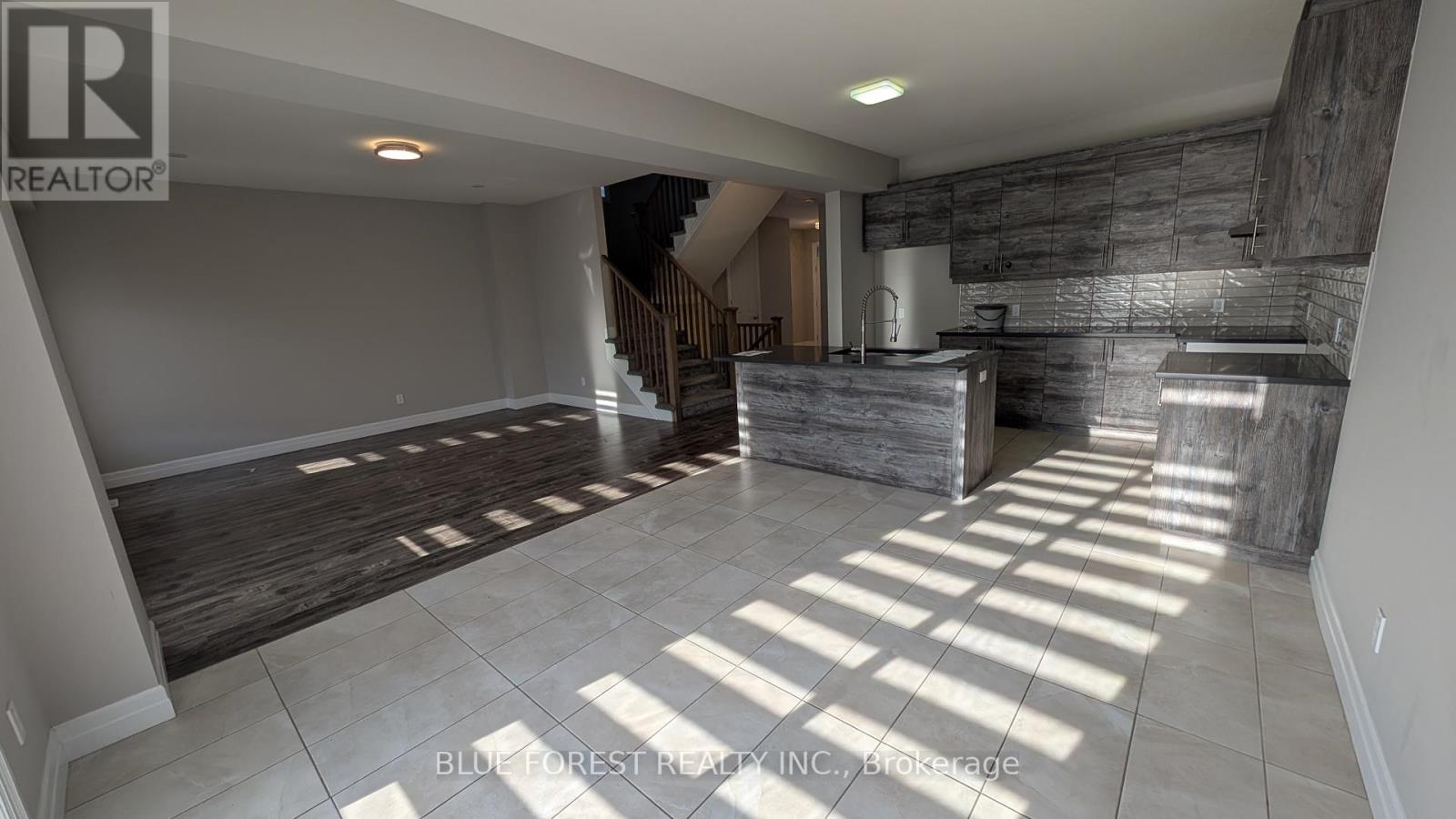 2926 Turner Crescent, London South, Ontario  N6M 0J3 - Photo 10 - X12422148