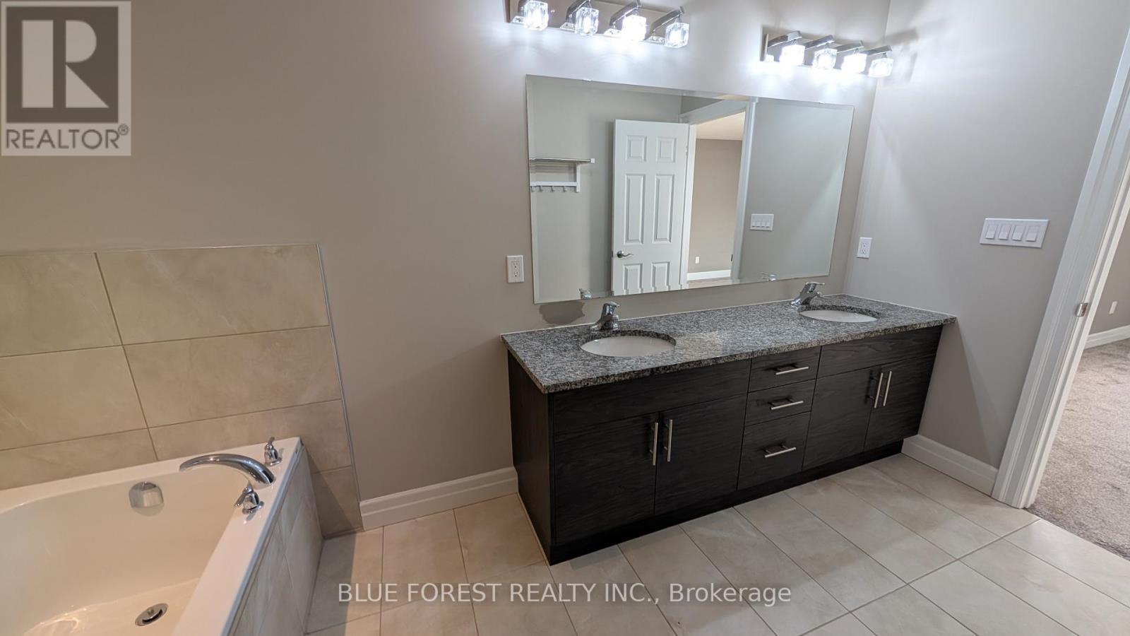 2926 Turner Crescent, London South, Ontario  N6M 0J3 - Photo 23 - X12422148