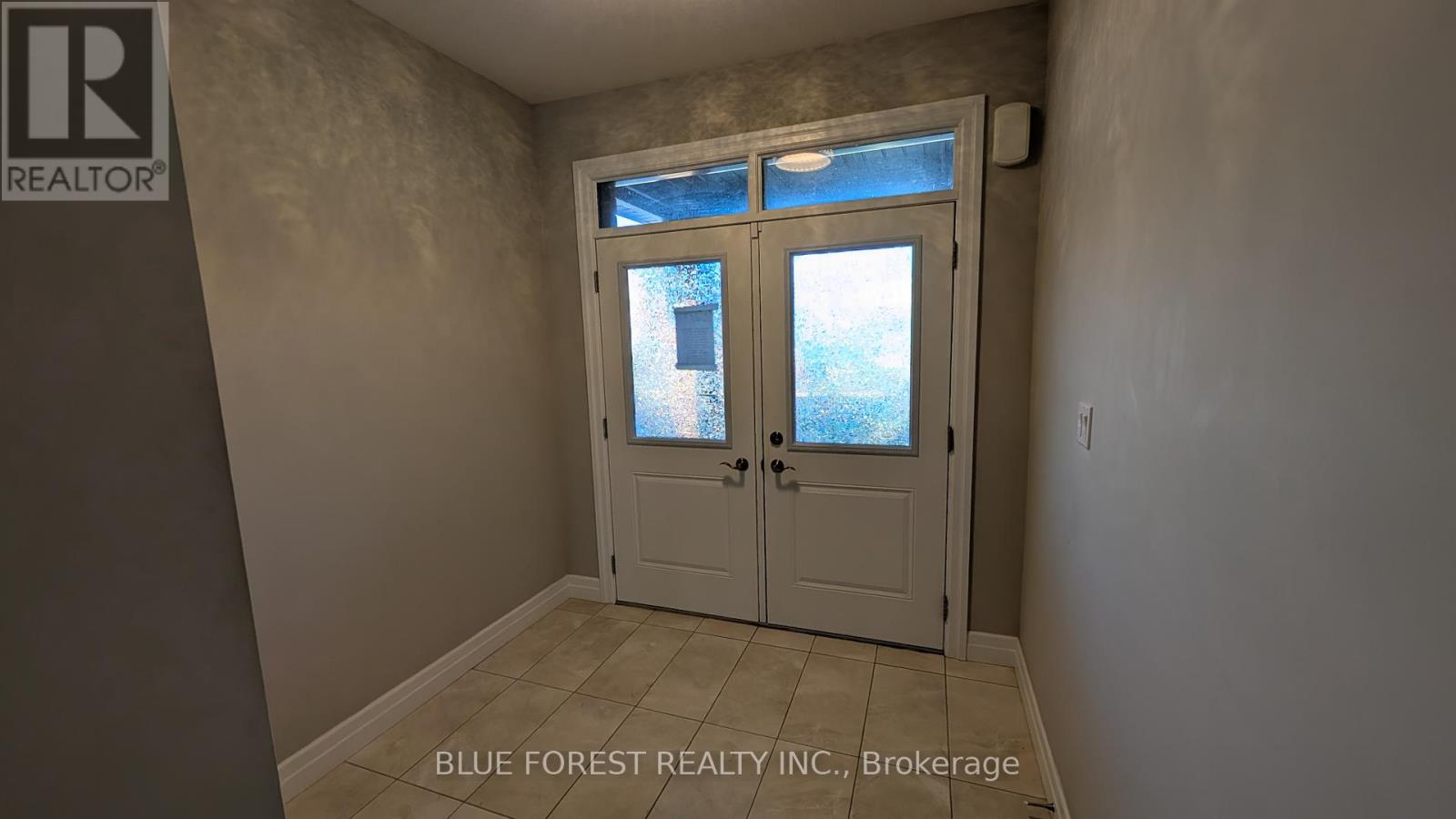 2926 Turner Crescent, London South, Ontario  N6M 0J3 - Photo 4 - X12422148