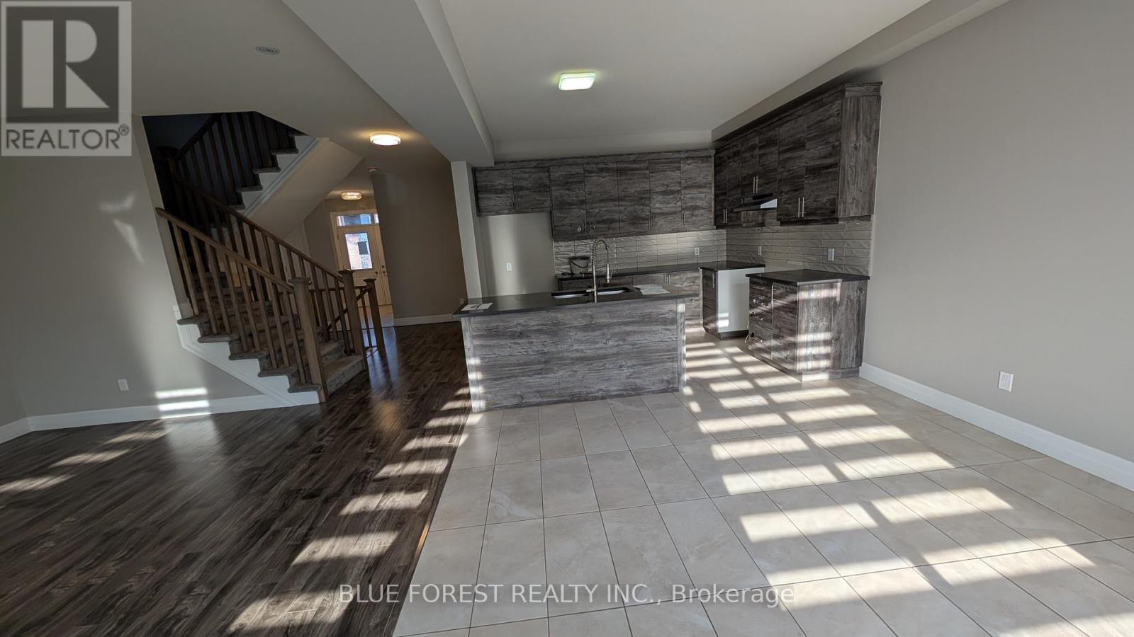 2926 Turner Crescent, London South, Ontario  N6M 0J3 - Photo 9 - X12422148