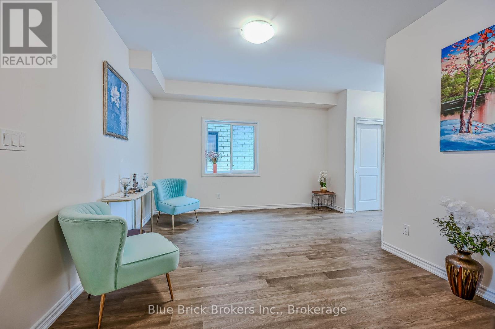 12 Hildred Street, Welland, Ontario  L3B 1H9 - Photo 7 - X12418840