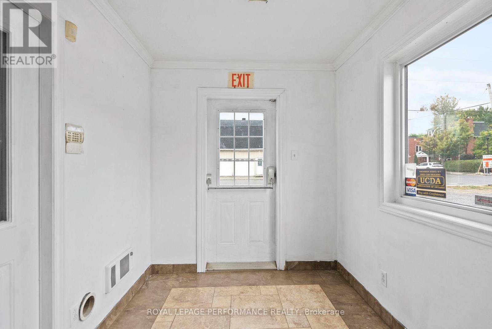 1125 Concession Street, Russell, Ontario  K4R 1C8 - Photo 15 - X12422105