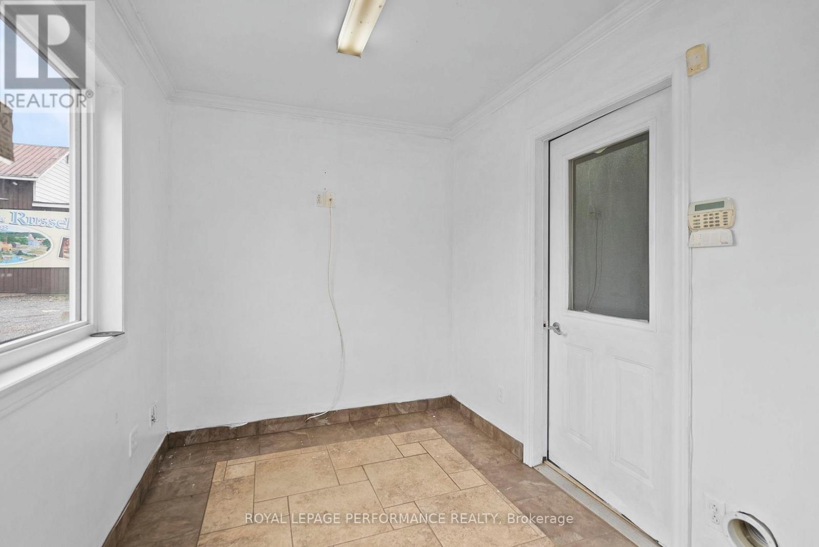 1125 Concession Street, Russell, Ontario  K4R 1C8 - Photo 16 - X12422105