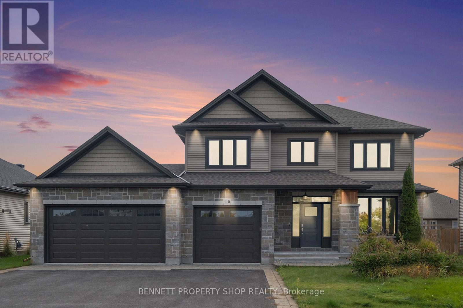 110 Talos Circle, Ottawa, Ontario  K0A 2Z0 - Photo 3 - X12422156