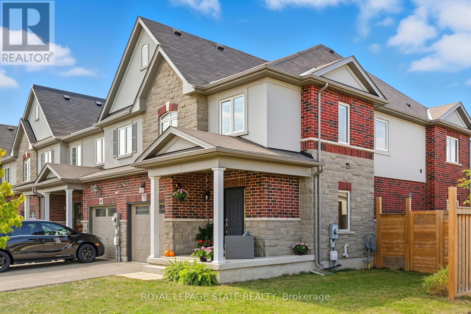 71 Bradbury Road, Hamilton, Ontario  L8J 0E4 - Photo 2 - X12421986