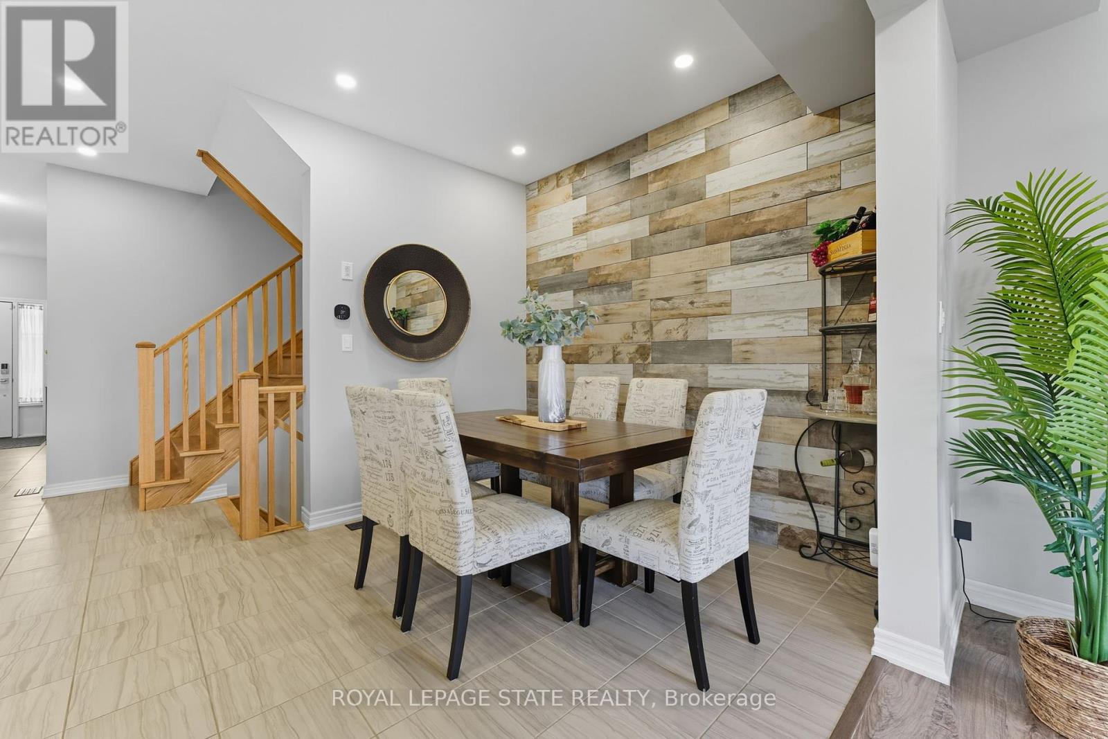 71 Bradbury Road, Hamilton, Ontario  L8J 0E4 - Photo 5 - X12421986