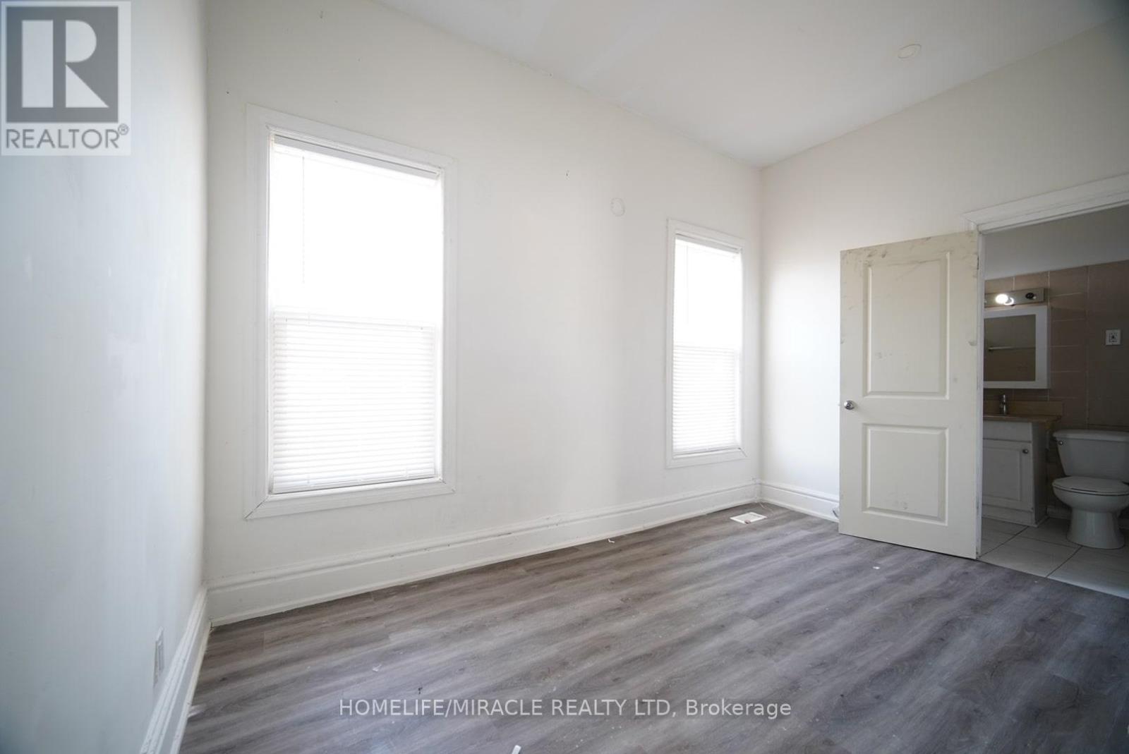 148 Adelaide Street N, London East, Ontario  N6B 3G8 - Photo 10 - X12422037