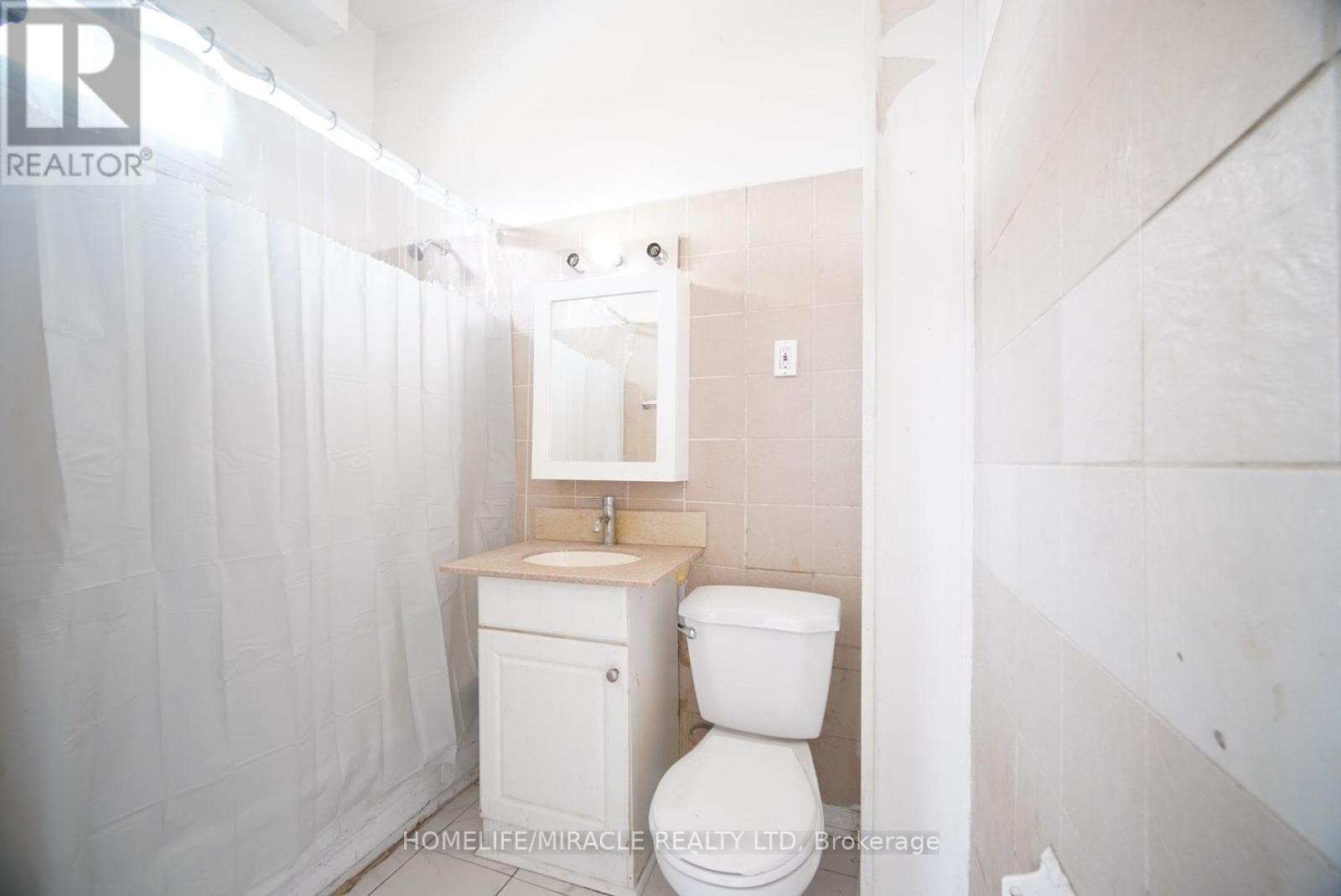 148 Adelaide Street N, London East, Ontario  N6B 3G8 - Photo 12 - X12422037