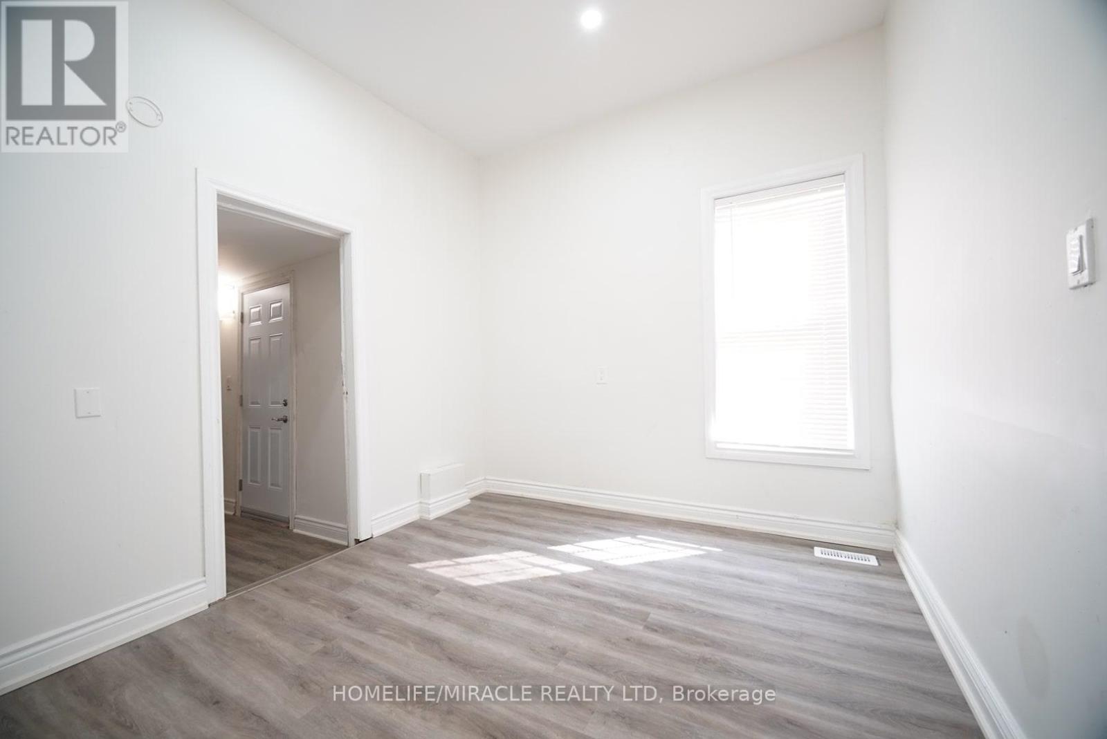 148 Adelaide Street N, London East, Ontario  N6B 3G8 - Photo 14 - X12422037