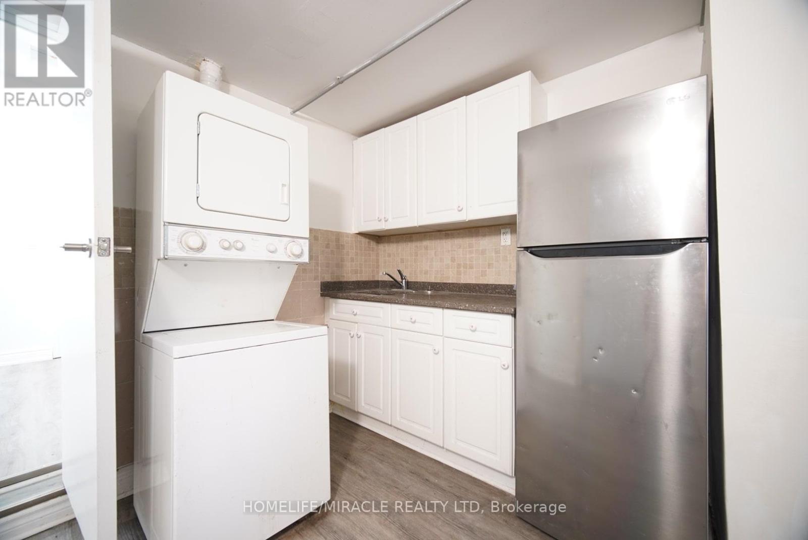 148 Adelaide Street N, London East, Ontario  N6B 3G8 - Photo 18 - X12422037