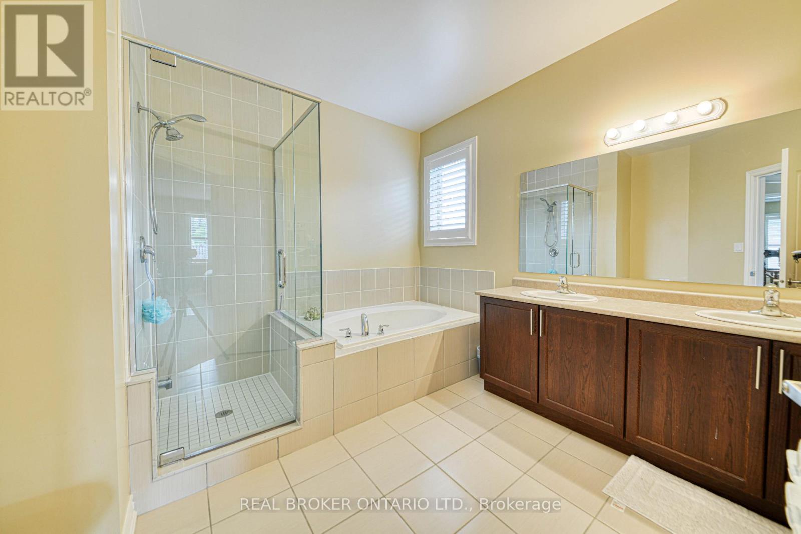 42 Barron Boulevard, Kawartha Lakes, Ontario  K9V 0C4 - Photo 5 - X12422073