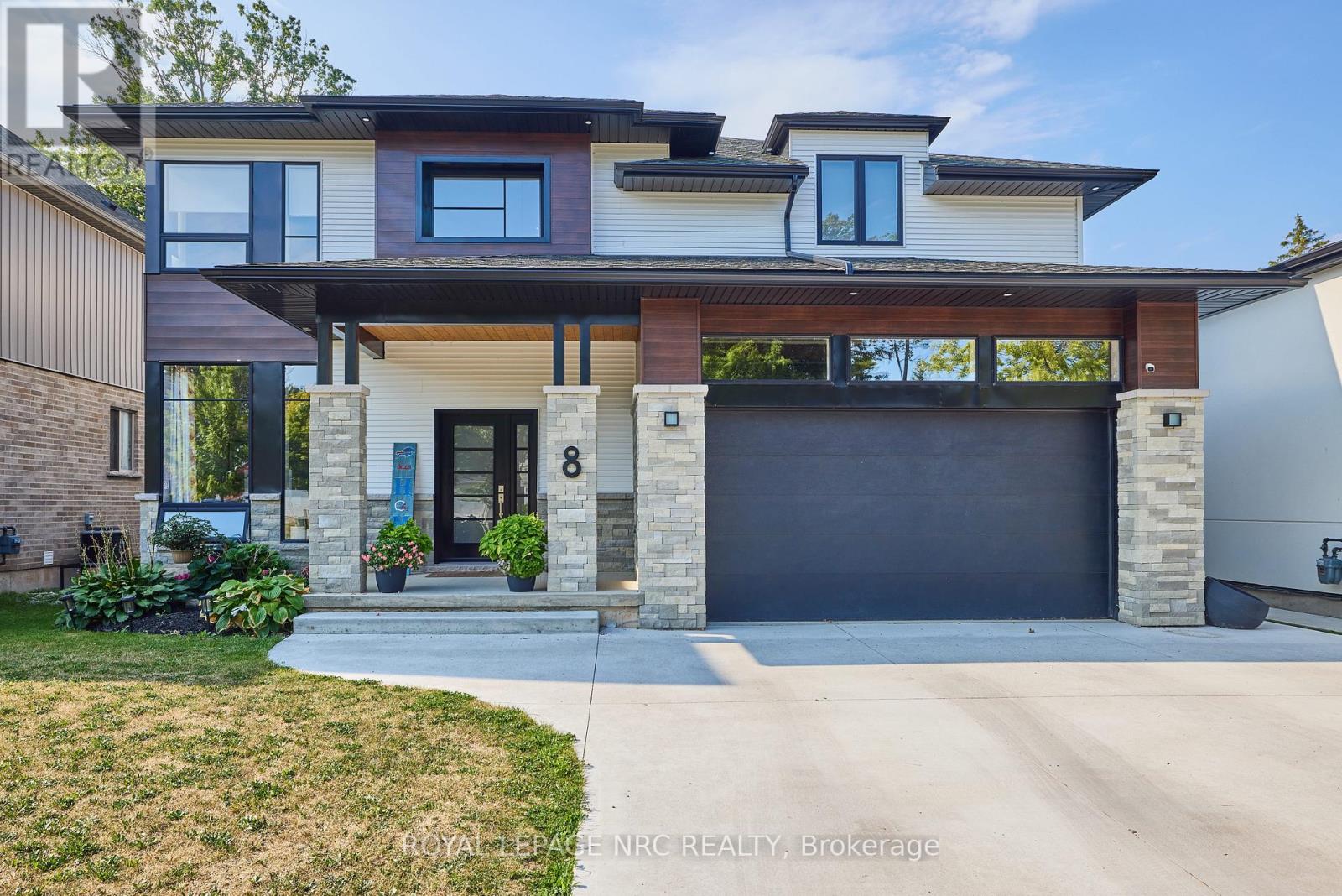 8 HILDA STREET, Welland, Ontario