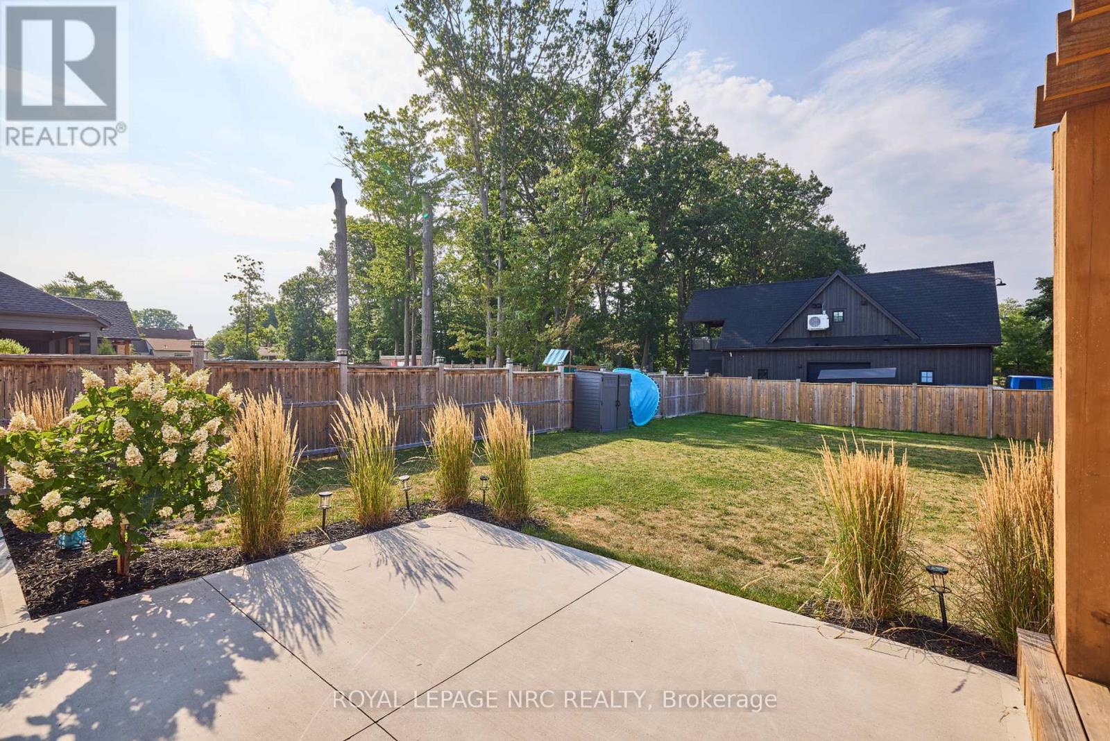 8 Hilda Street, Welland, Ontario  L3C 0H3 - Photo 8 - X12422104