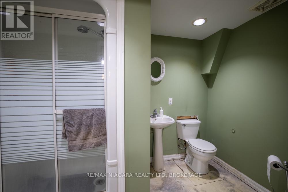 55 Ann Street, Thorold, Ontario  L2V 2J8 - Photo 17 - X12422128