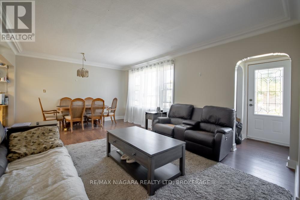 55 Ann Street, Thorold, Ontario  L2V 2J8 - Photo 3 - X12422128