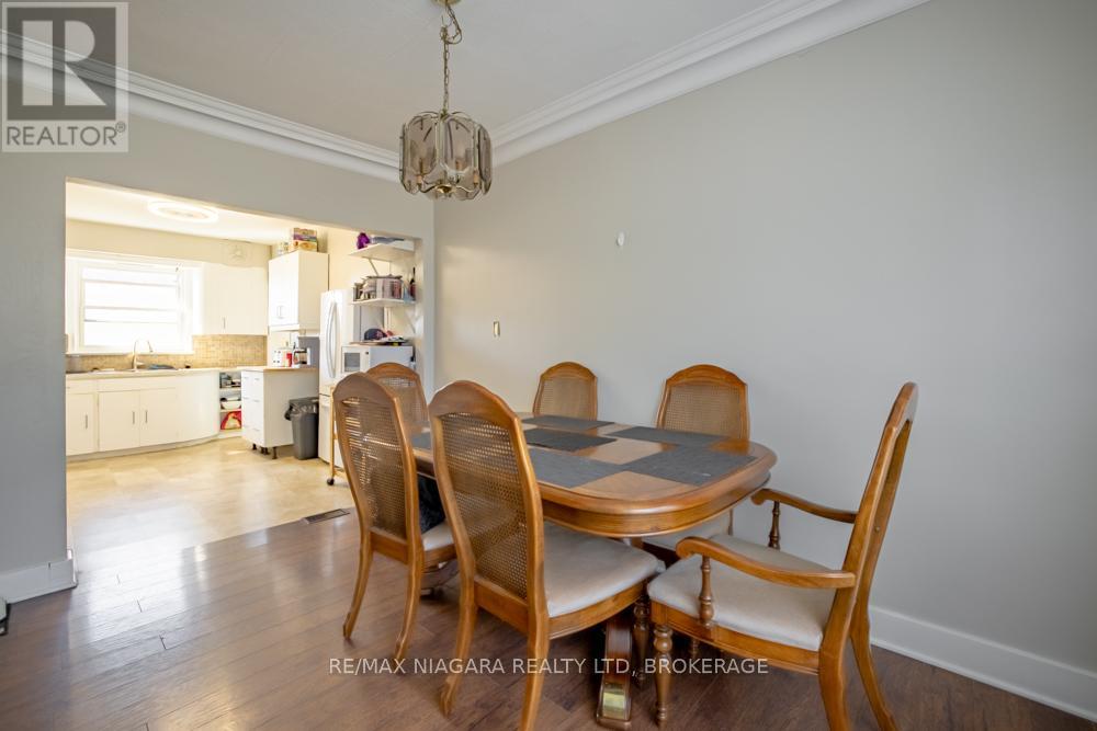 55 Ann Street, Thorold, Ontario  L2V 2J8 - Photo 5 - X12422128