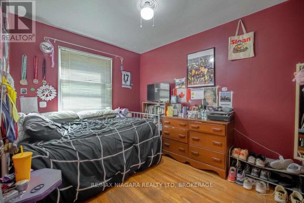 55 Ann Street, Thorold, Ontario  L2V 2J8 - Photo 9 - X12422128