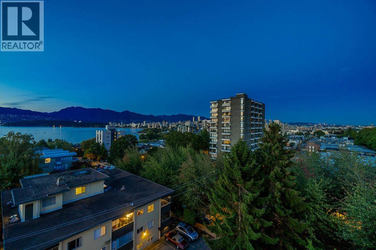 803 2445 W 3RD AVENUE, Vancouver, British Columbia