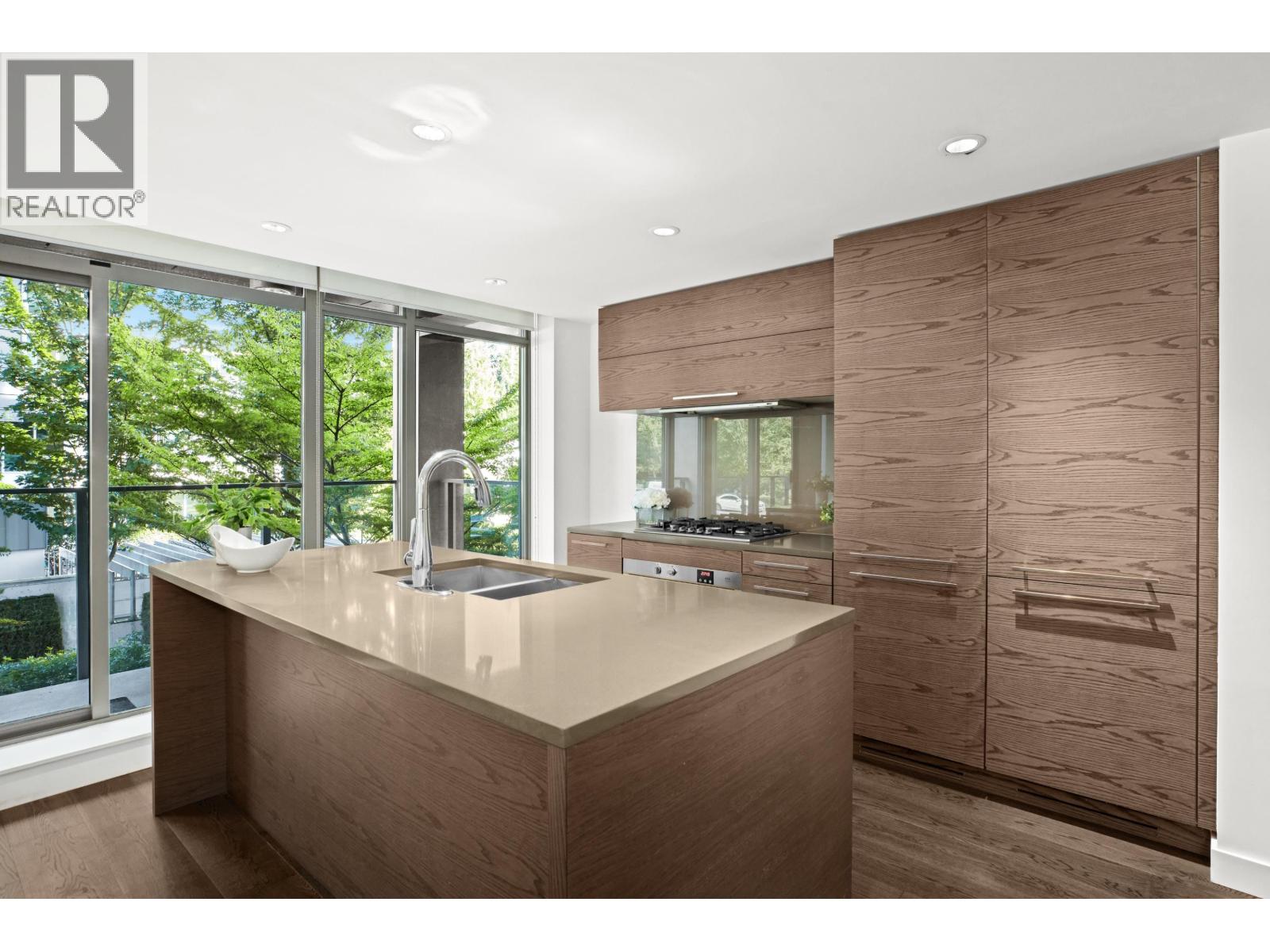 205 5782 Berton Avenue, Vancouver, British Columbia  V6S 0C1 - Photo 2 - R3051135