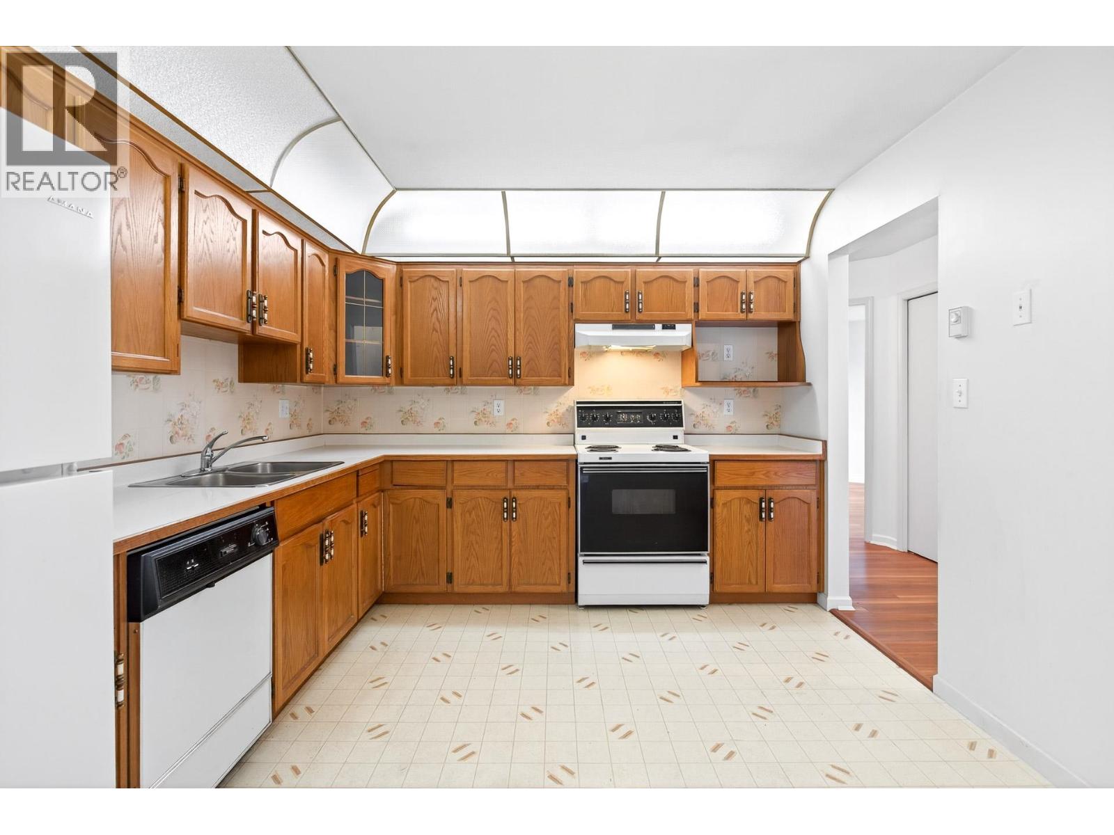 301 11601 227 Street, Maple Ridge, British Columbia  V2X 0J7 - Photo 11 - R3051224