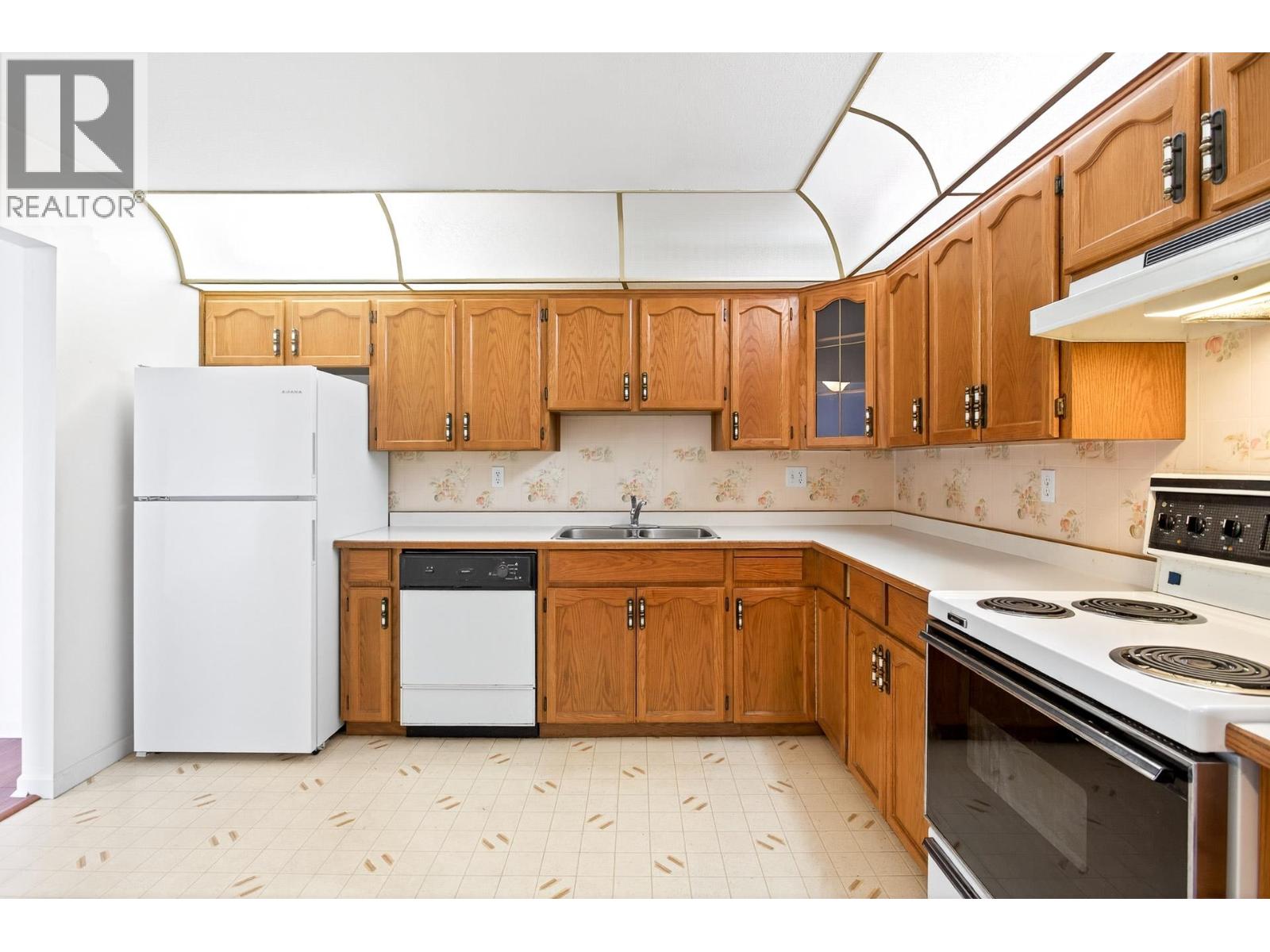 301 11601 227 Street, Maple Ridge, British Columbia  V2X 0J7 - Photo 12 - R3051224