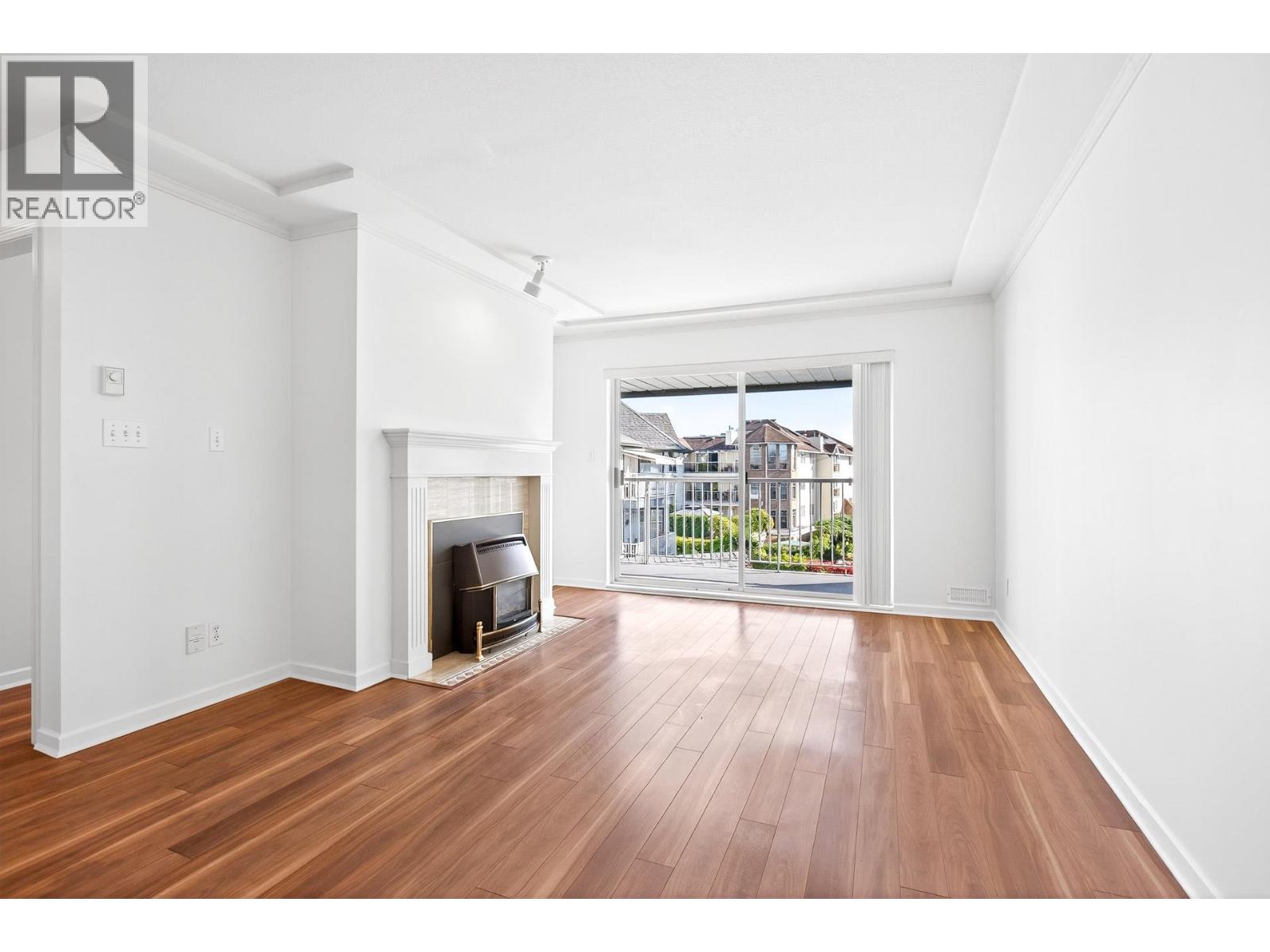 301 11601 227 Street, Maple Ridge, British Columbia  V2X 0J7 - Photo 5 - R3051224