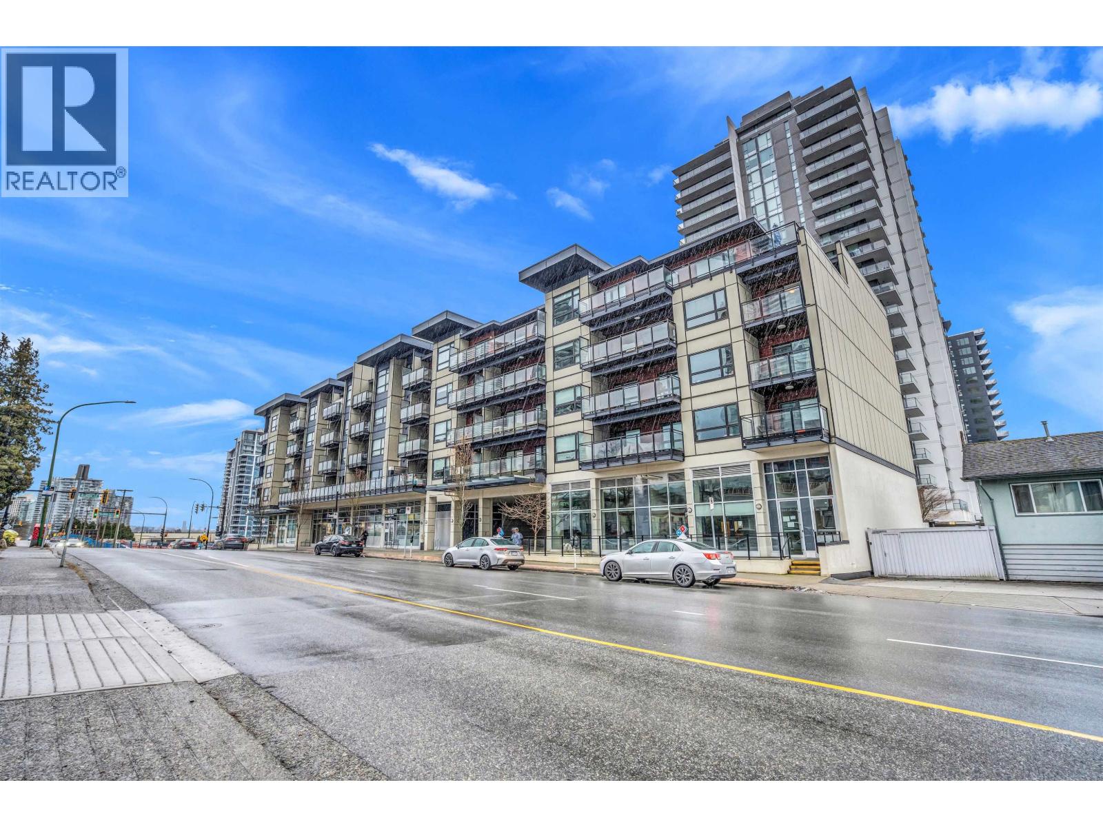 502 4468 DAWSON STREET, Burnaby, British Columbia