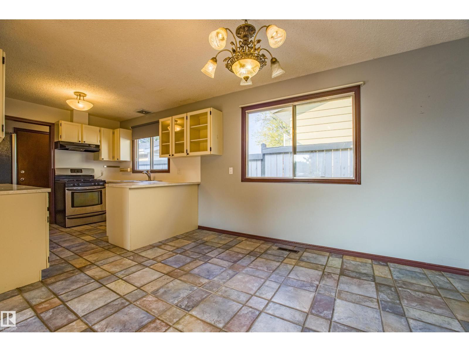 1912 68 Street Nw, Edmonton, Alberta  T5K 2J4 - Photo 9 - E4457211