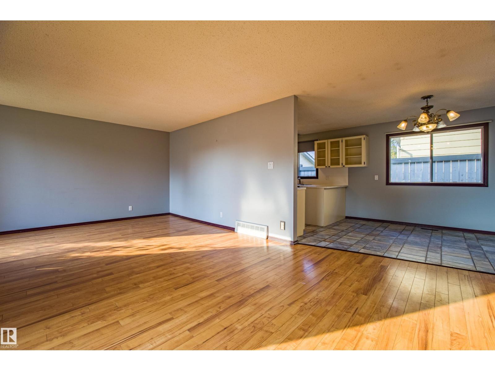 1912 68 Street Nw, Edmonton, Alberta  T5K 2J4 - Photo 3 - E4457211