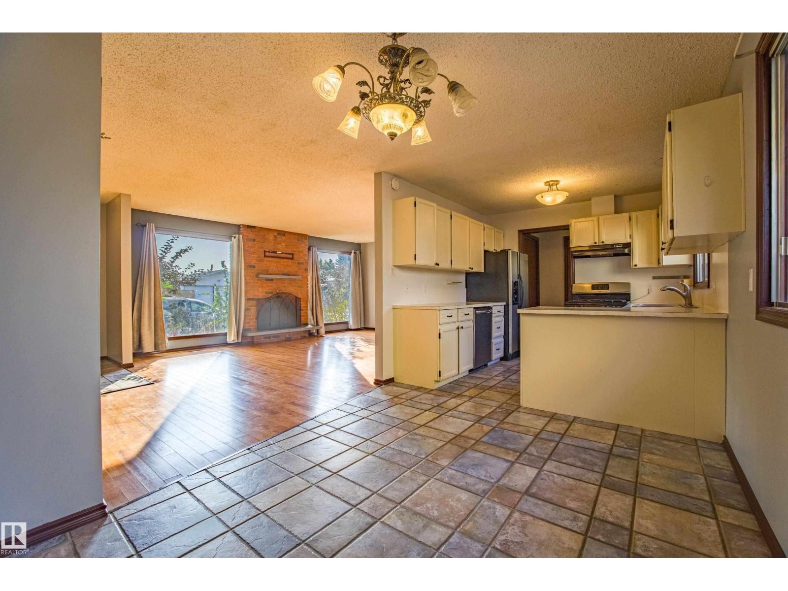 1912 68 Street Nw, Edmonton, Alberta  T5K 2J4 - Photo 10 - E4457211