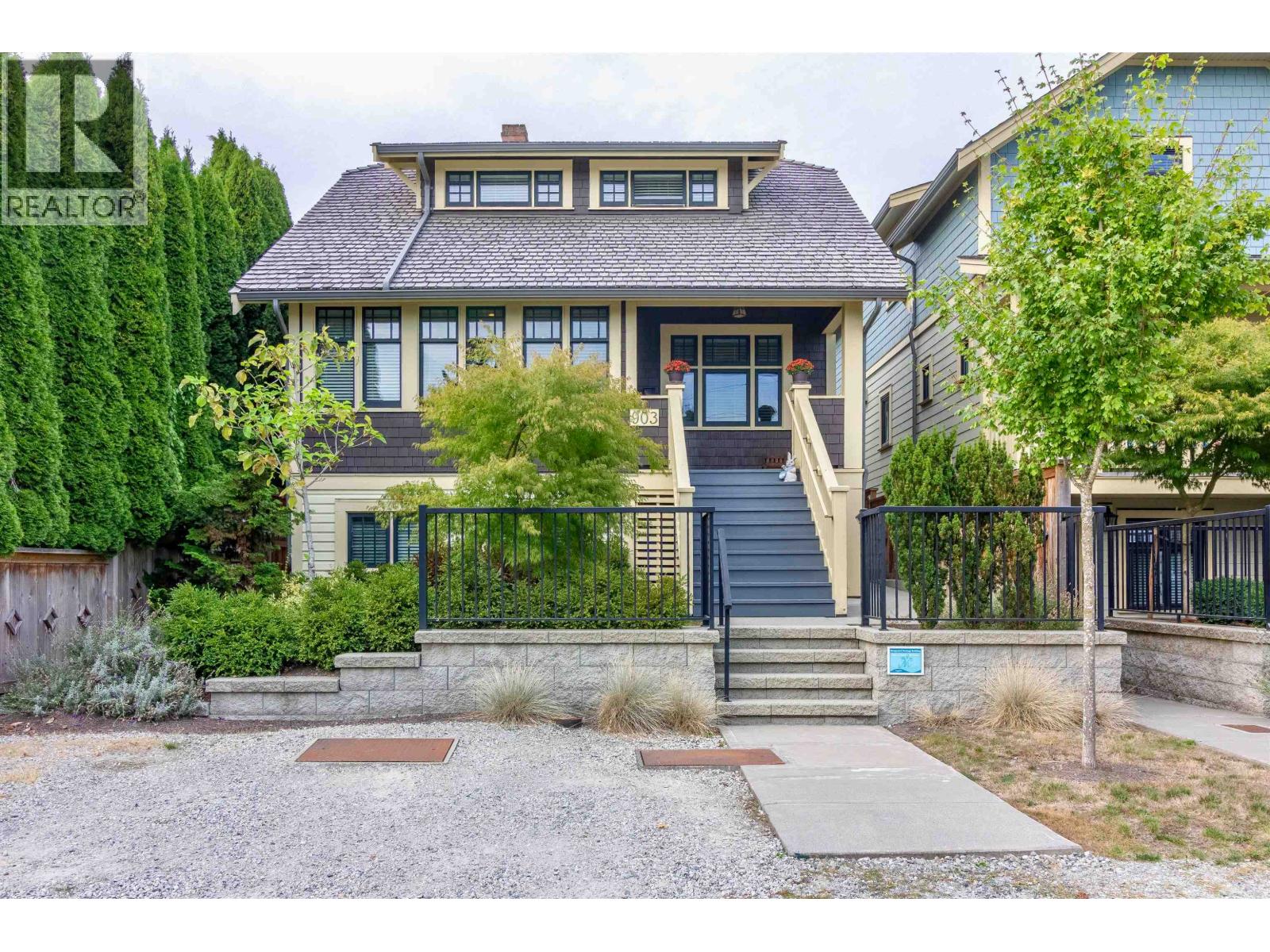 903 WALLS AVENUE, Coquitlam, British Columbia