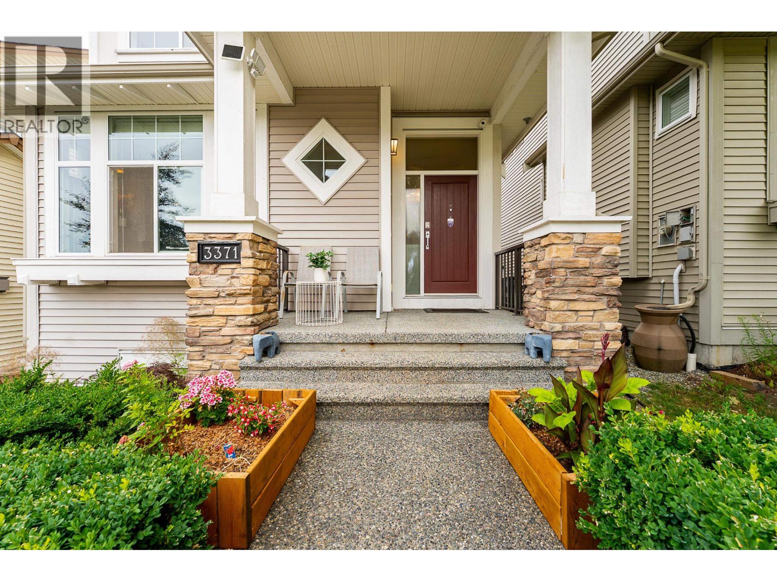 3371 Watkins Avenue, Coquitlam, British Columbia  V3E 0B3 - Photo 2 - R3051323