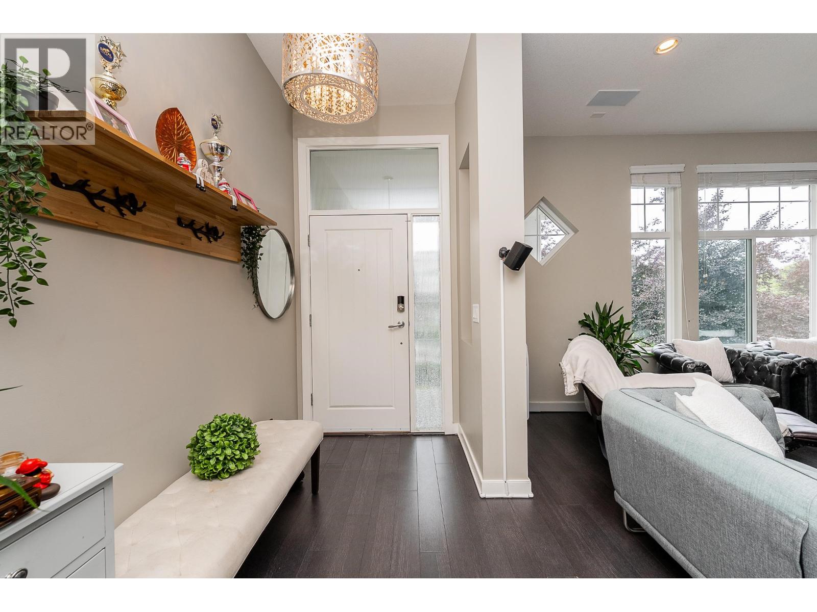 3371 Watkins Avenue, Coquitlam, British Columbia  V3E 0B3 - Photo 3 - R3051323