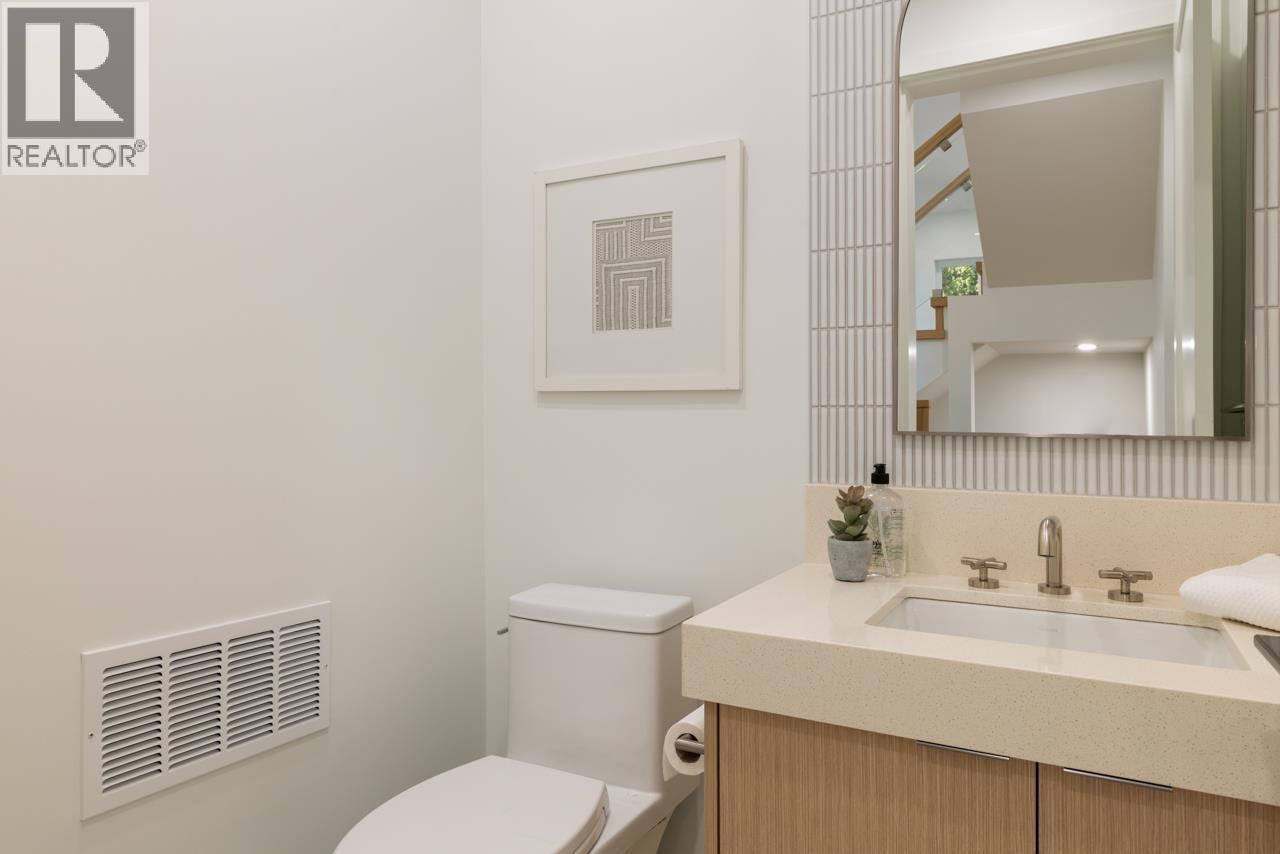 619 E 22nd Street, North Vancouver, British Columbia  V7L 3E1 - Photo 14 - R3051326