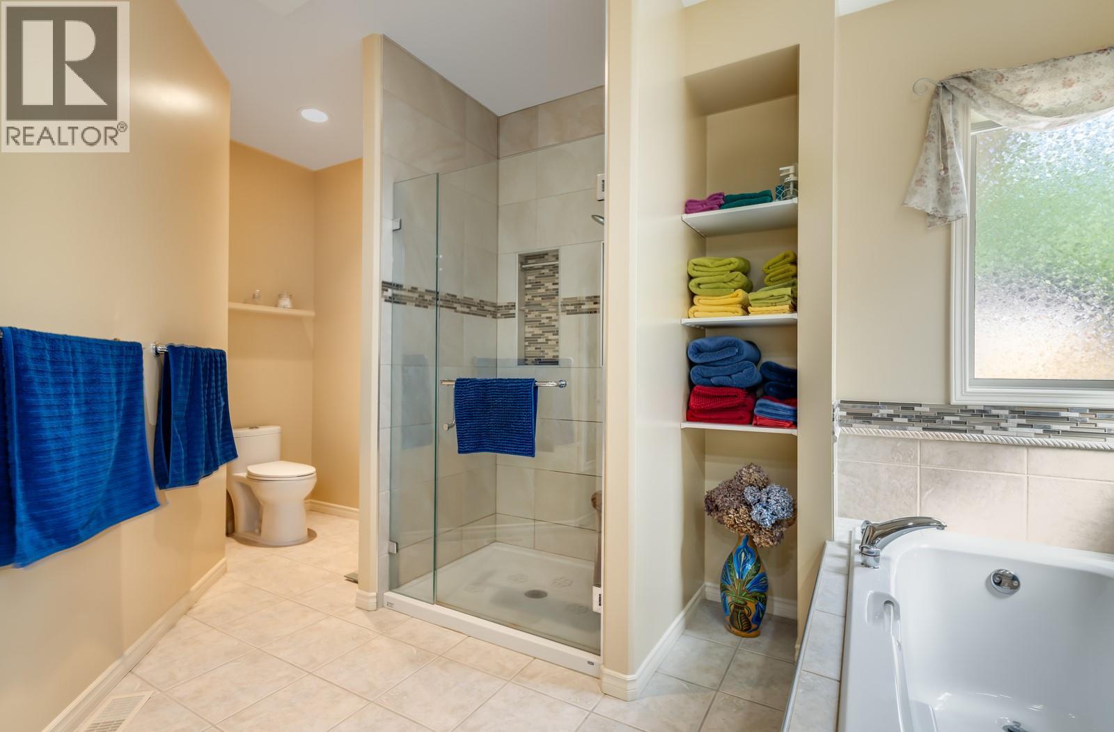 5046 South Ridge Drive, Kelowna, British Columbia  V1W 4W7 - Photo 34 - 10363750