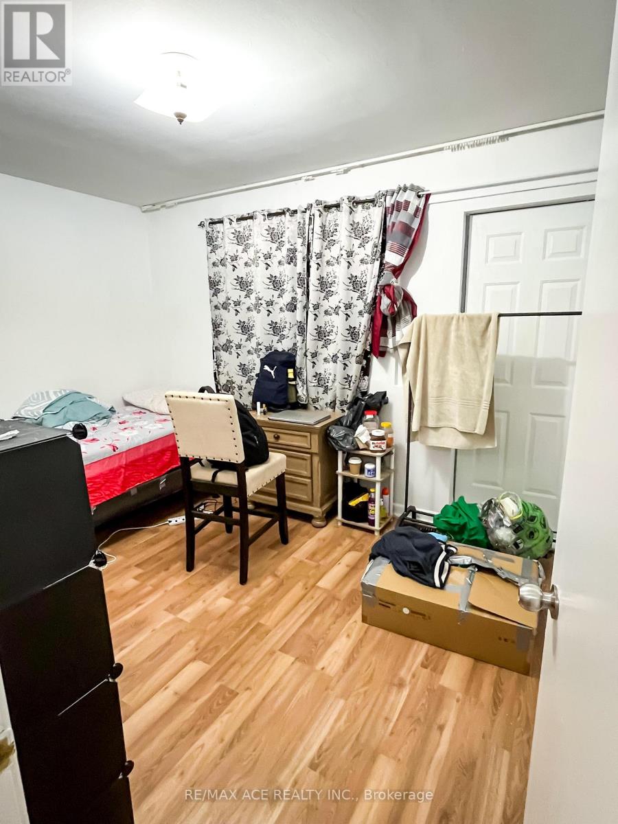 17 Huddleston Court, Toronto, Ontario  M1L 4L1 - Photo 7 - E12360588