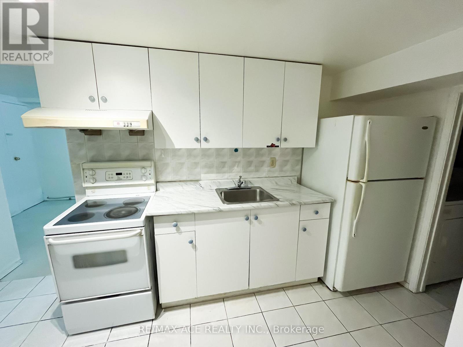 17 Huddleston Court, Toronto, Ontario  M1L 4L1 - Photo 11 - E12360588