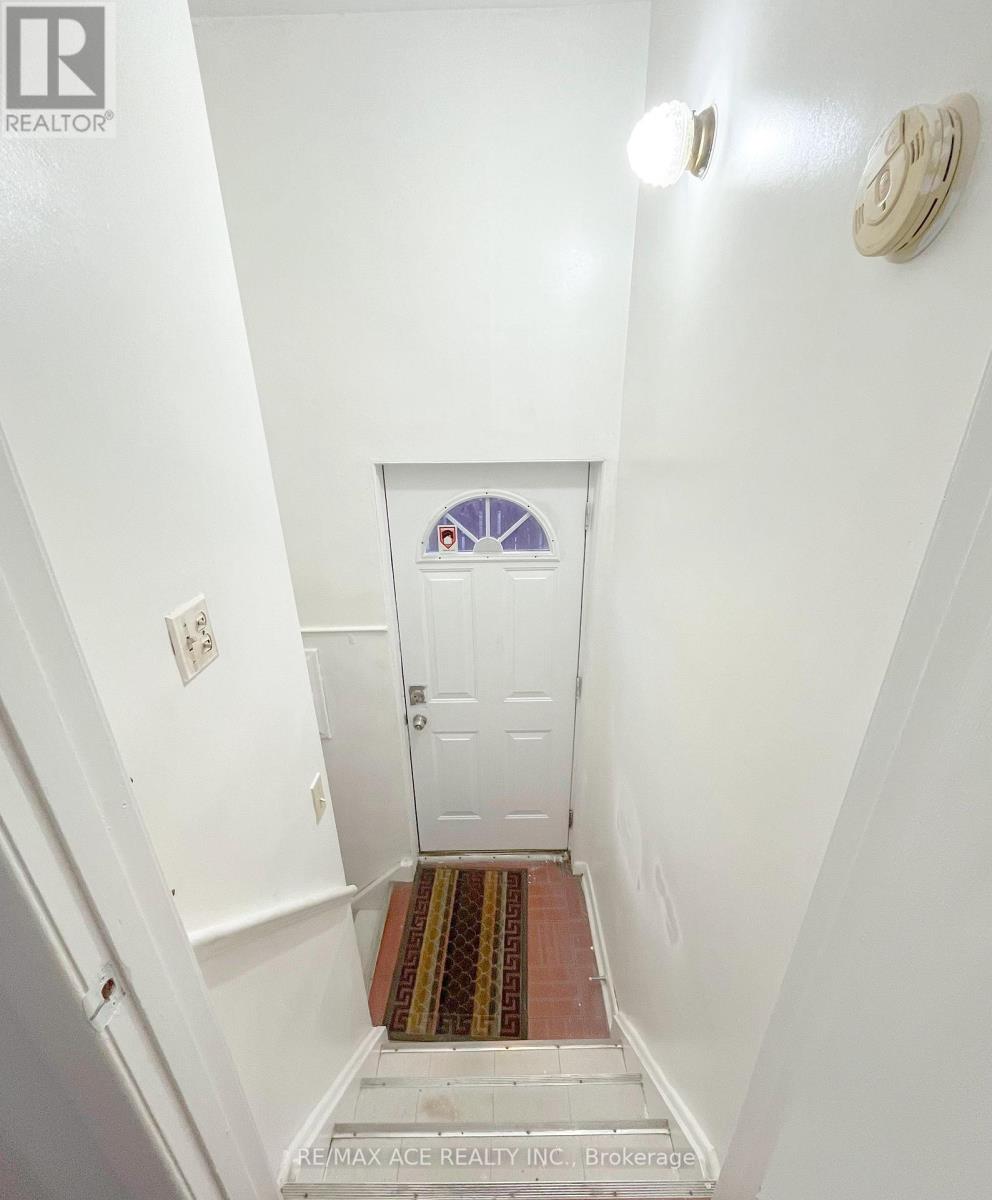 17 Huddleston Court, Toronto, Ontario  M1L 4L1 - Photo 9 - E12360588