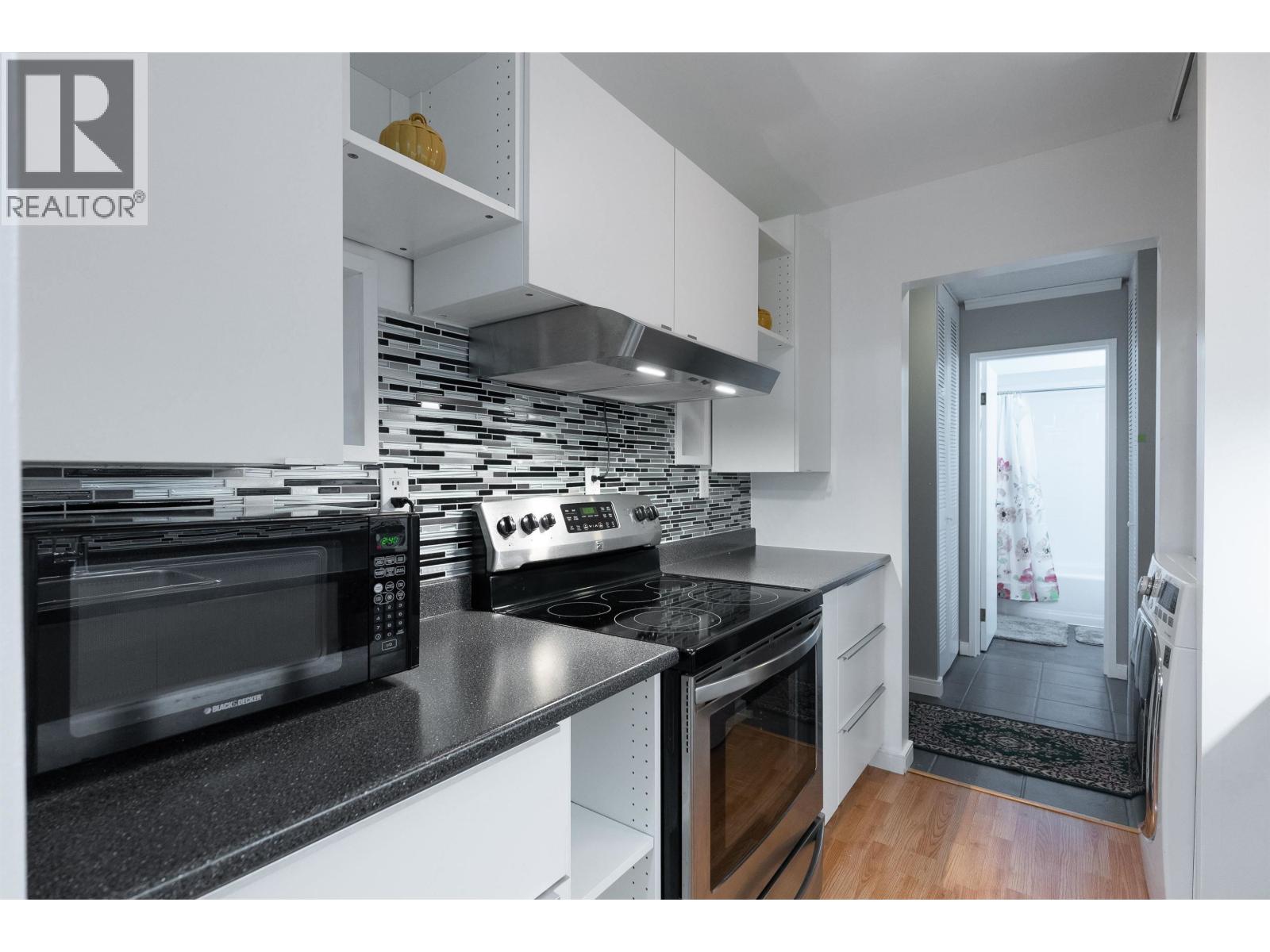 402 9880 MANCHESTER DRIVE, Burnaby, British Columbia