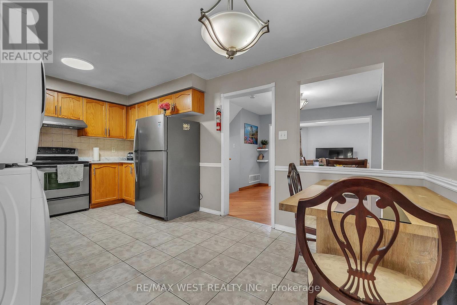 32 Weather Vane Lane, Brampton, Ontario  L6X 4R5 - Photo 13 - W12413864