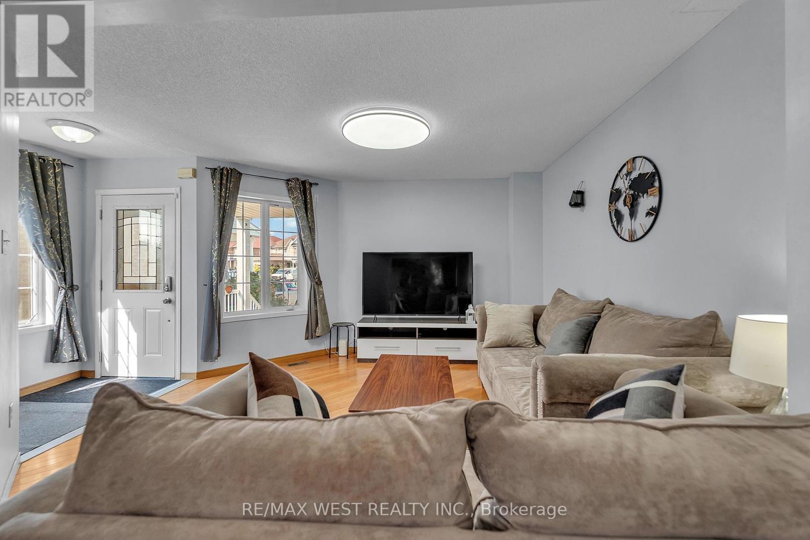 32 Weather Vane Lane, Brampton, Ontario  L6X 4R5 - Photo 7 - W12413864
