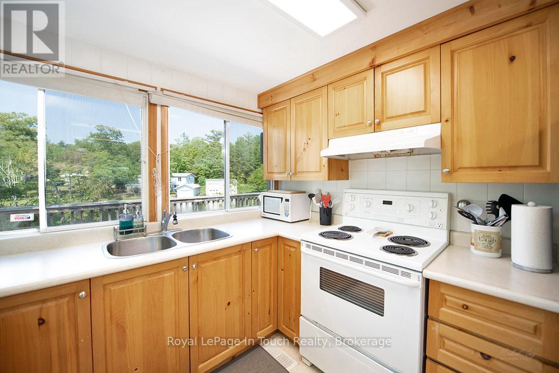 285 Crooked Bay Road, Georgian Bay, Ontario  L0K 1S0 - Photo 14 - X12319880