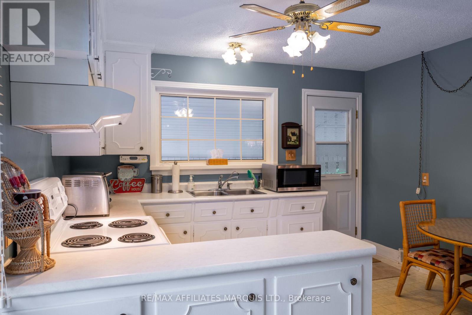 601 Fourth Street E, Cornwall, Ontario  K6H 2K1 - Photo 5 - X12422146