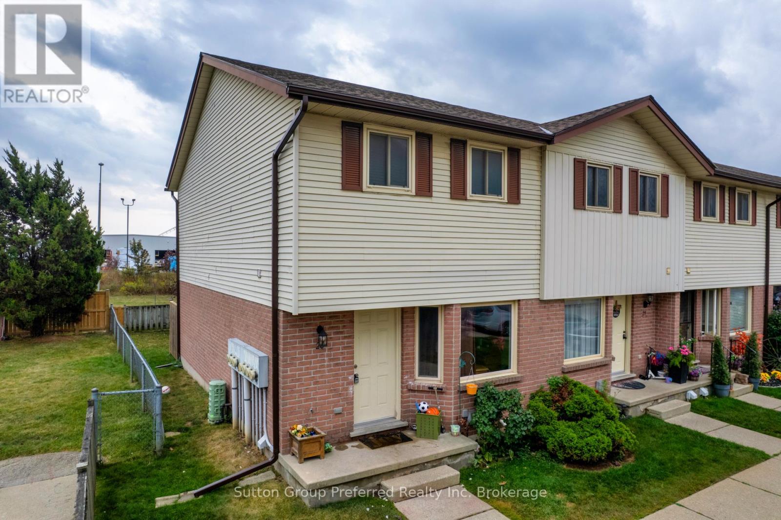 28 - 1093 Nellis Street, Woodstock, Ontario  N4T 1P5 - Photo 2 - X12422122