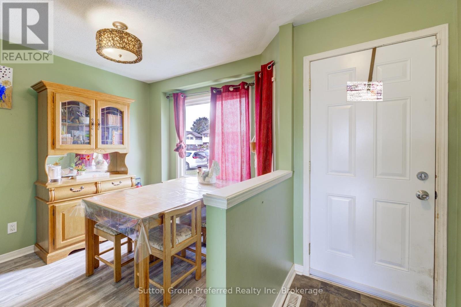 28 - 1093 Nellis Street, Woodstock, Ontario  N4T 1P5 - Photo 4 - X12422122