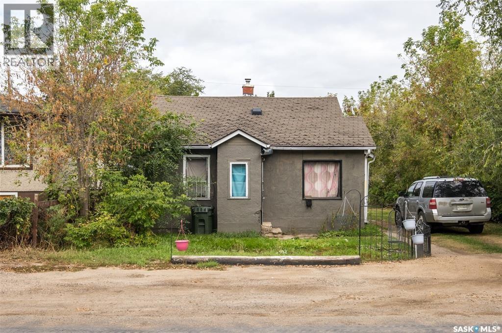 325 15th Street W, Prince Albert, Saskatchewan  S6V 4A2 - Photo 5 - SK019150