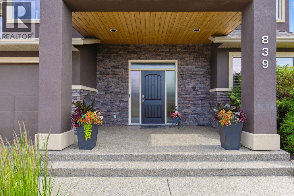 839 Clarance Avenue Kelowna Photo 2